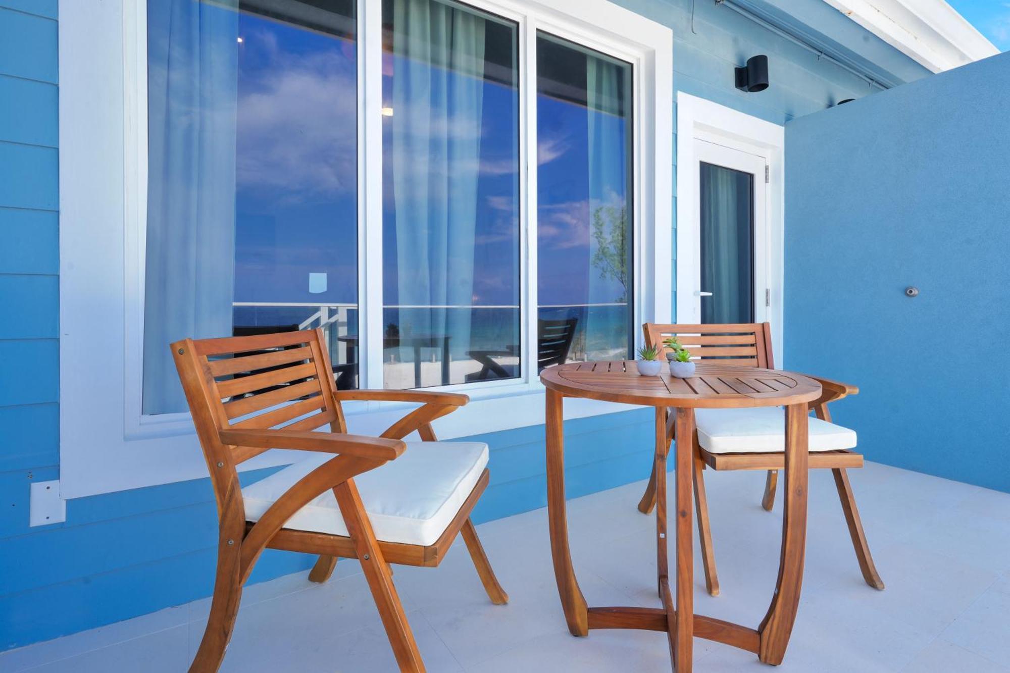 Cobalt Coast Resort West Bay Exterior photo